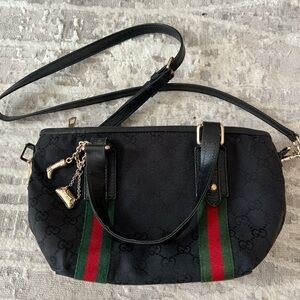 Gucci Women's Shoulder Bag with Red & Green Stripes